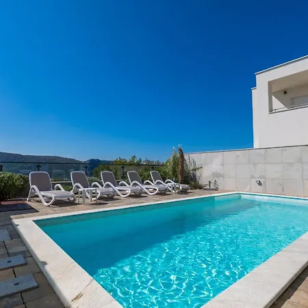 Holiday home De Shery 2 *