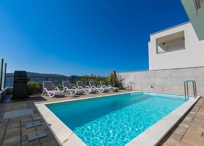 Ferienhaus De Shery 2 *